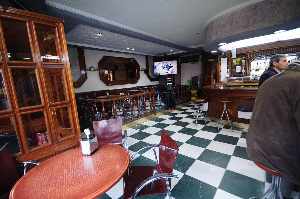 Hostal Restaurante La Trucha Benavente Eksteriør billede